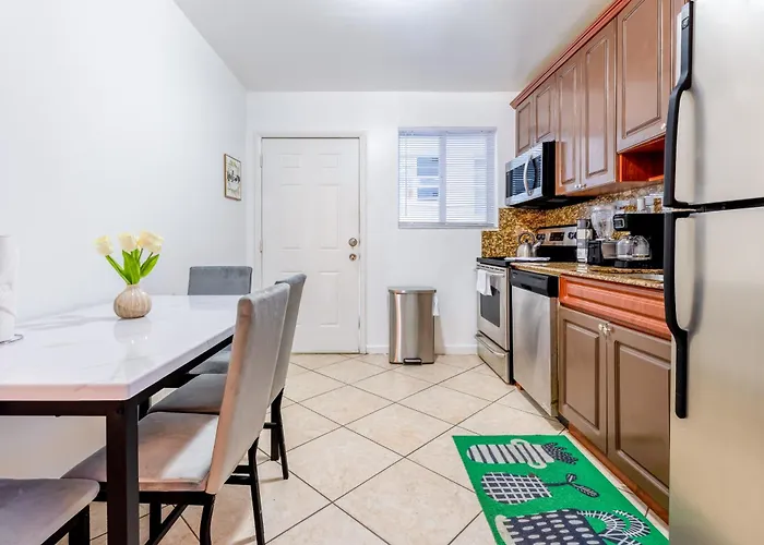 Perfect Miami Retreat City Skyline & Garden